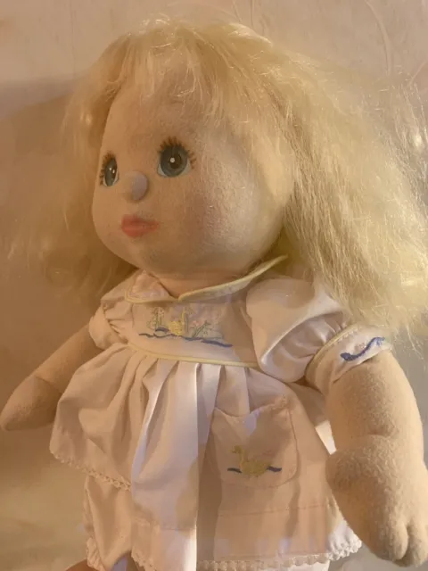Mattel 1985 My Child Puppe blondes Haar blaue Augen Originalkleidung weißes Kleid 15" 3