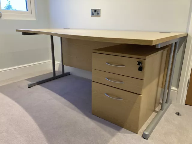 Large Oak Effect Computer Home Office Desk & Drawer Unit - Commercial Quality