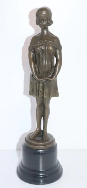 Bronze Skulptur Figur,"schücht.Mädchen", sign.D H Chiparus, H.35cm , 1,9Kg /"474