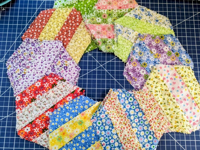 ⭐ 50 bloque de tela hexágono con edredón superior. 5 de cada diseño. Pulgadas de 7". Hecho con amor 🙂