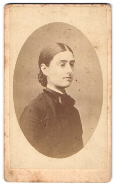 Photography R. Upjohn, London, 135, Edgware Road, Young Lady with Contemporary