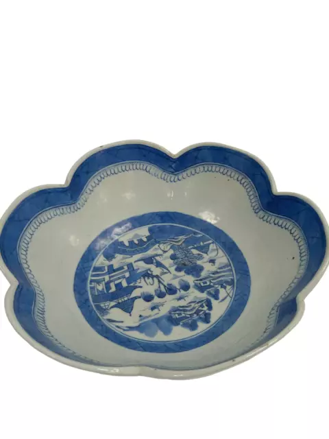Vintage Oriental Chinese Canton Porcelain Scalloped Edged Bowl Blue & White