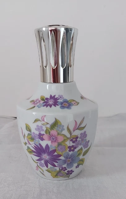 LAMPE BERGER EN porcelaine signée Pillivuyt PY avec motif dorures de