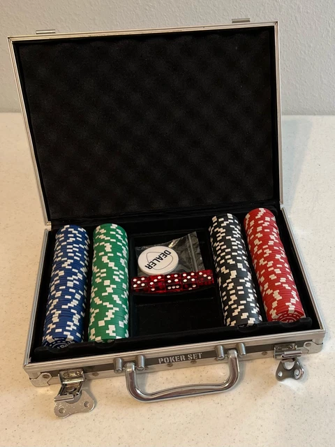 Hard Rock Poker Case with 200 Chips + Dealer Marker + Dice ( NO CARDS )