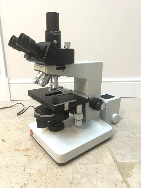 Leitz Dialux 20 Phase Contrast Microscope – 5 Leitz Objectives
