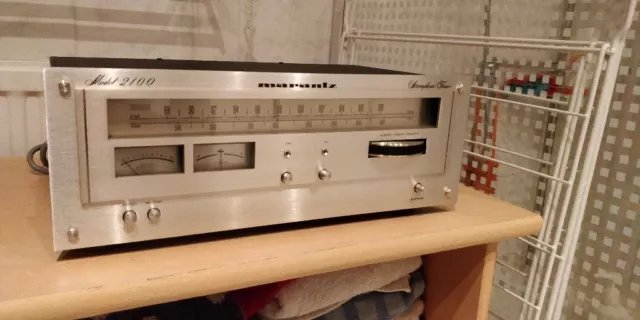 Marantz 2100  AM/FM Stereophonic Tuner (1978-80)