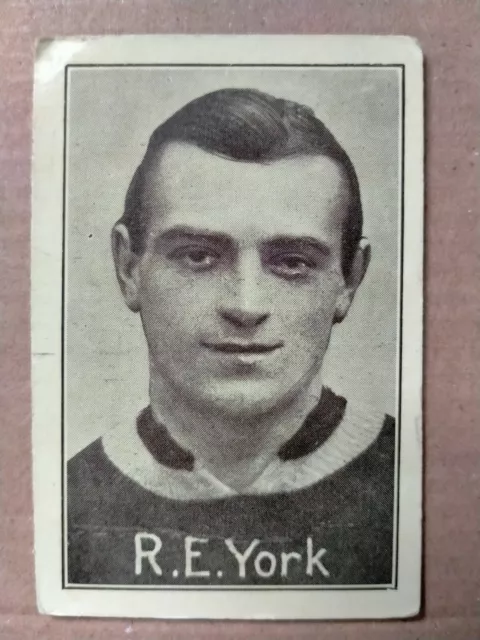 R. E. York Aston Villa #5 Amalgamated Press Famous Footer Internationals 1926