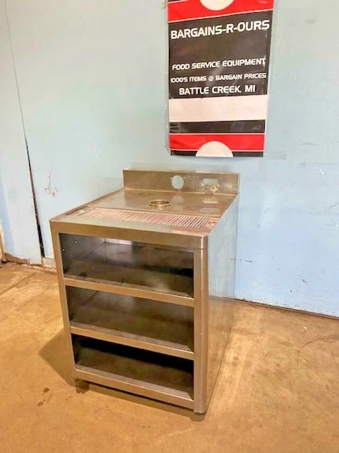 STAINLESS STEEL HOT OR COLD BEVERAGE EQUIPMENT STAND WITH DRAIN 35"/39"H x28"x31