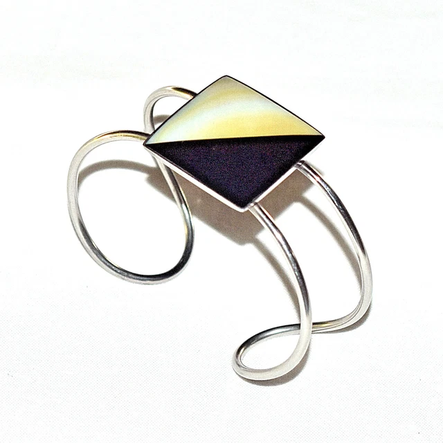 Bracelet Manchette En Alliage Argenté Avec Incrustation De Nacre - Occasion Bon état | Bijou Cadeau élégant