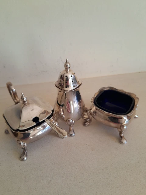Reggiseno Ltd 3 pezzi ""Cruet Set"". Antico c1920. Qualità eccellente.