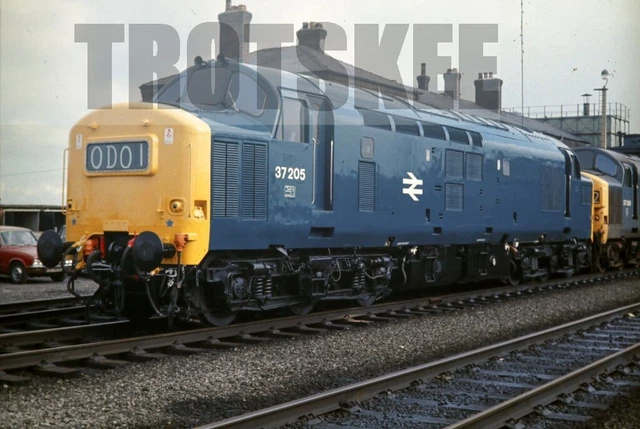 35MM SLIDE BR British Rail Diesel Loco Class 37 37205 Doncaster 1975 ...