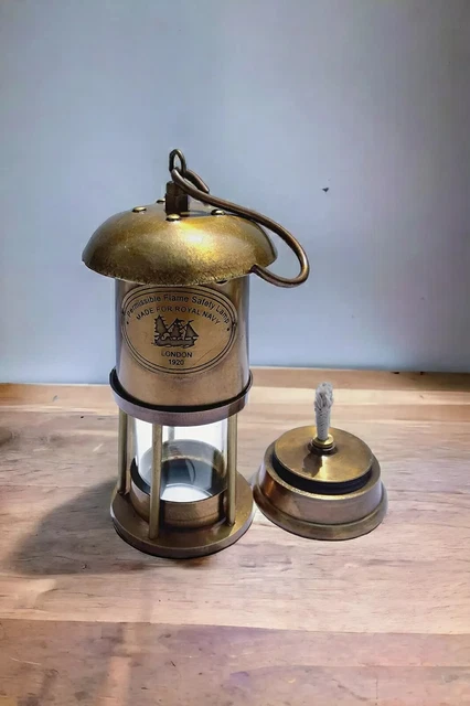Lanterne Maritime Ancienne En Laiton - Pour Petit Bateau Ou Décoration - Style Mineur/ WWI
