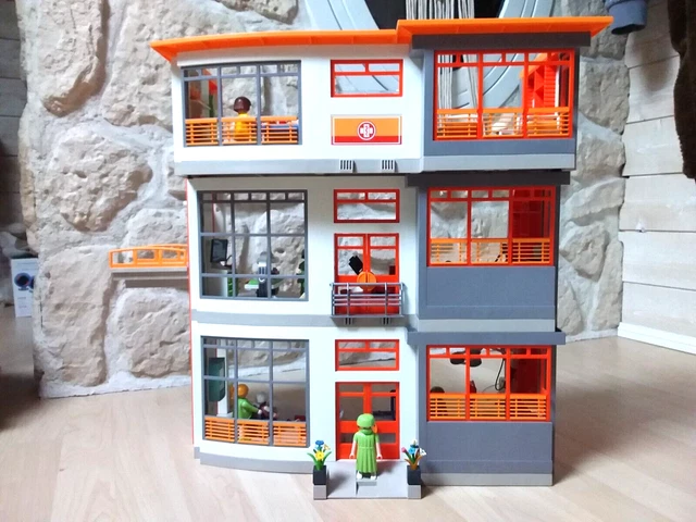 10) HOPITAL PÉDIATRIQUE 6657 Playmobil avec personnages et accessoires EUR 40,00 - FR