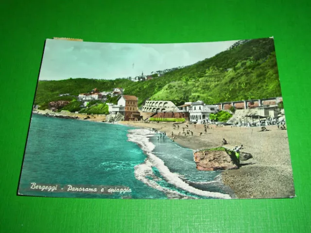 Cartolina Bergeggi ( Savona ) - Panorama e spiaggia 1958