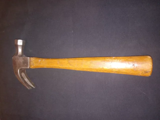 1940s Vintage 13 oz. Size ** PLUMB *** Curved Claw Hammer USA