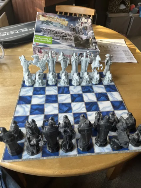 2002 Mattel HARRY POTTER Wizard Chess Game Set 100% Complete Box Damaged