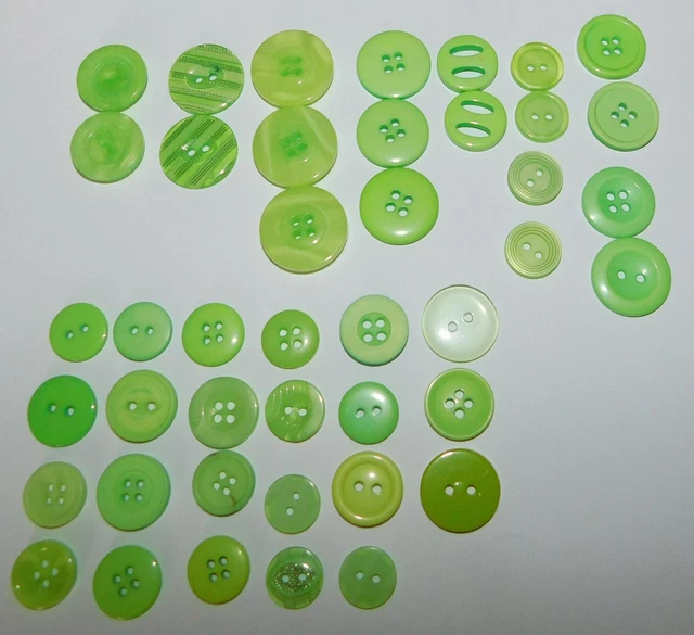 **Knöpfe zum Basteln*ca. 40 Stück*Hellgrün*verschiedene Größen*Paket*Acryl**