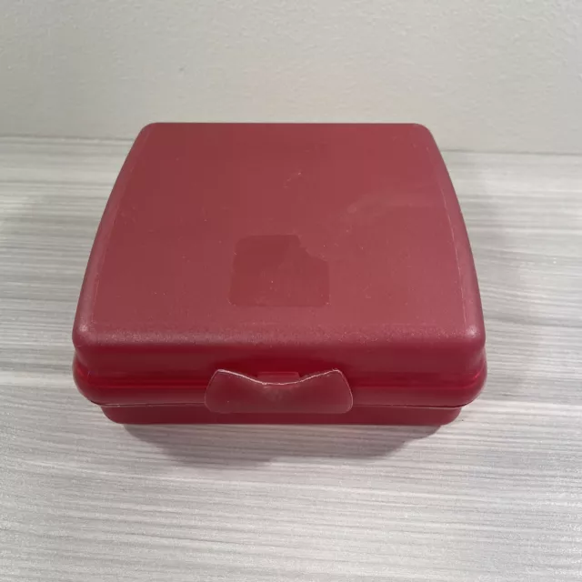 New! Tupperware Burgundy Sandwich Keeper