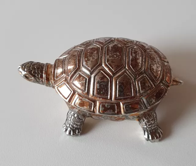 Vintage Pillendose Süßstoffdose Schildkröte mit Zange aus Metall, versilbert