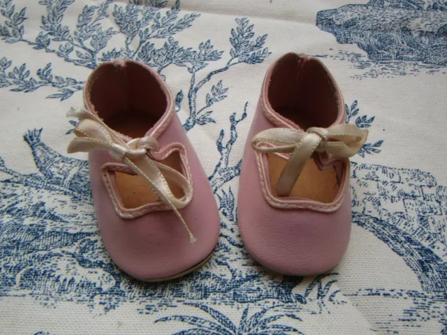 paire de chaussures ancienne   pour poupées