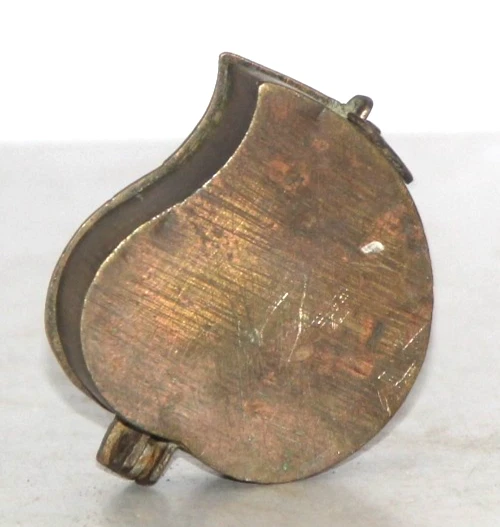 Boîte à Kumkum Vintage En Laiton Ancien - Style Artisanal Des Années 1950, Origine Inde, Taille S