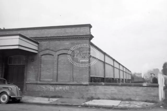 PHOTO BR British Railways Station Scene - AYLESBURY HIGH STREET