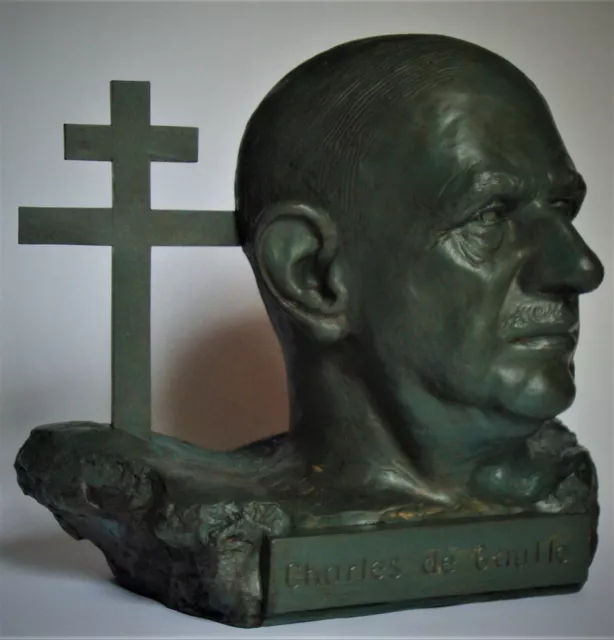 Charles de Gaulle buste en résine patine bronze L. 23 cm x l. 17 cm x H. 22 cm