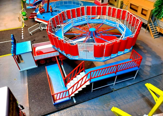 SHOWMANS FAIRGROUND CODE 3 Motorised Meteor Ride 1.50 Scale £198.32 ...