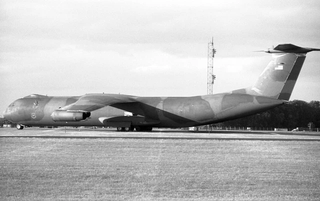 437th MAW, C-141B Starlifter, 66-7947 at Mildenhall, 1 Jun 1989 - B&W Neg_5508