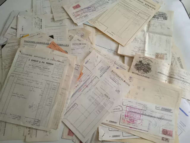 France..gros Lot De  150 +- Factures -Traites -Mandats-Documents.regions Variees