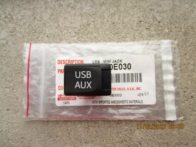 10 - 14 Toyota Matrix S Xrs Auxiliary Aux Usb Adapter & Stereo Jack New 0E030