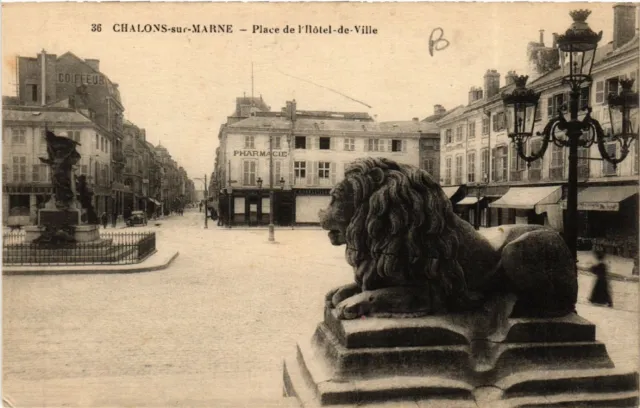 CPA CHALONS-sur-MARNE Place de l'Hotel de Ville (491054)
