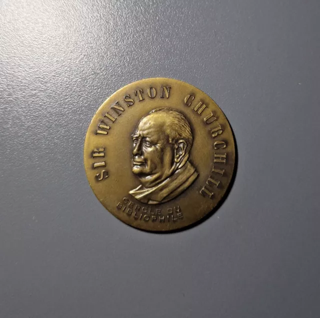 Médaille en BRONZE sur Winston Churchill ( cercle du bibliophile)