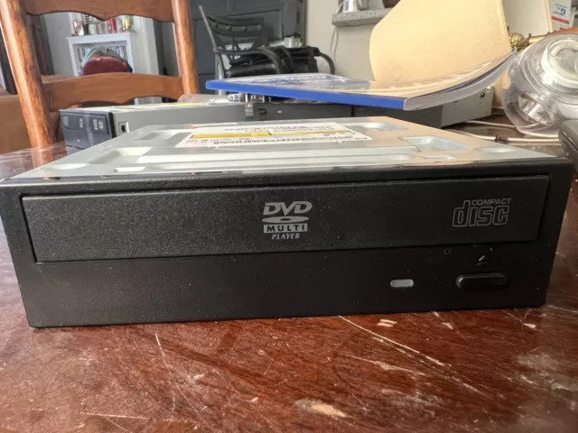 HP DVD-ROM CD Drive DH-16D2S SATA Internal Drive Hewlett Packard Black