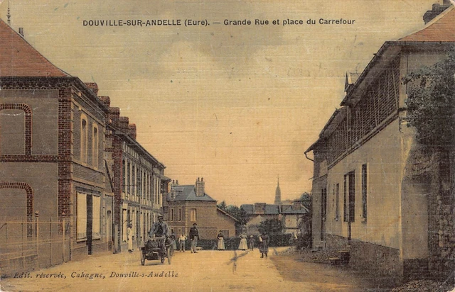 CPA Dept 27 EURE - Douville sur Andelle Grande rue et Place du Carrefour ( RARE