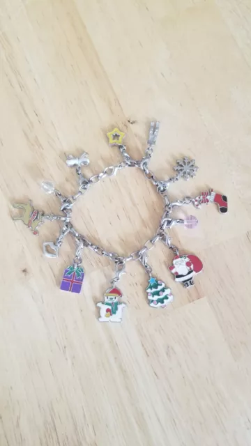 CHRISTMAS Charm Bracelet Silver Tone /w 8 Enamel & 5 Other Charms Vintage