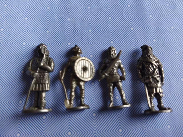 4 Figurines Kinder Metal Sur Le Thème Des Vikings