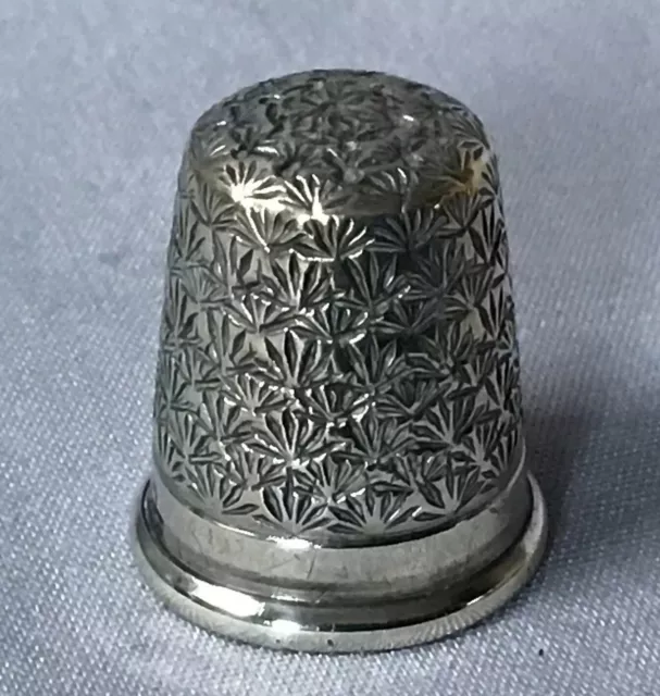 1901 Chester Charles Horner Solid Silver Thimble Size 9.  Shell Pattern