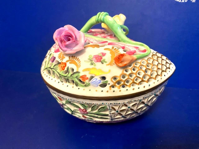Herend Porcelain Handpainted Reticulated Heart Trinket Box 6200/C
