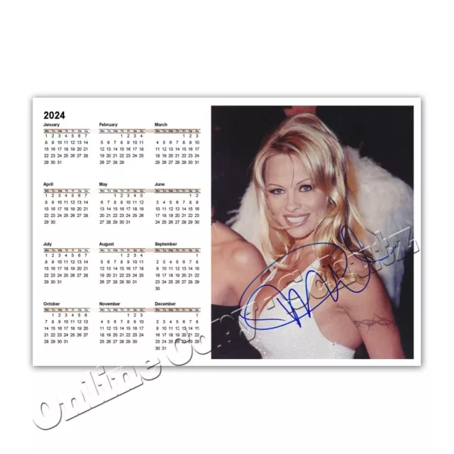 Pamela Anderson mit Autogramm  + Taschenkalender 2024