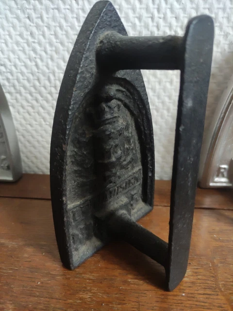 Fer à Repasser Vintage Bois – Spalding Kro-Flie – Manche Caryer – Gaucher – Homme