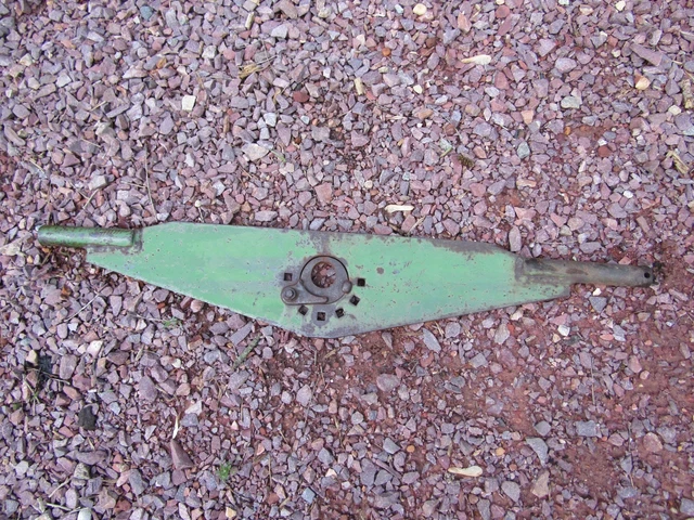 1 John Deere BW BWA BWF Disc Gang Wing Locking Bar Lock LONG Bracket Arm