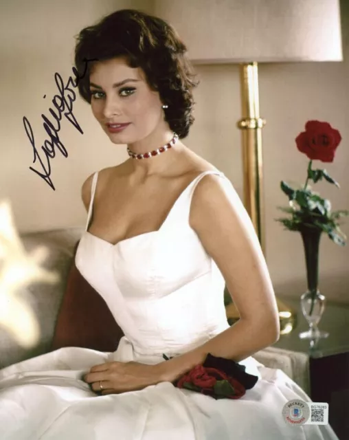 SOPHIA LOREN SIGNED AUTOGRAPHED 8x10 PHOTO ITALIAN SEX SYMBOL ICON BECKETT BAS