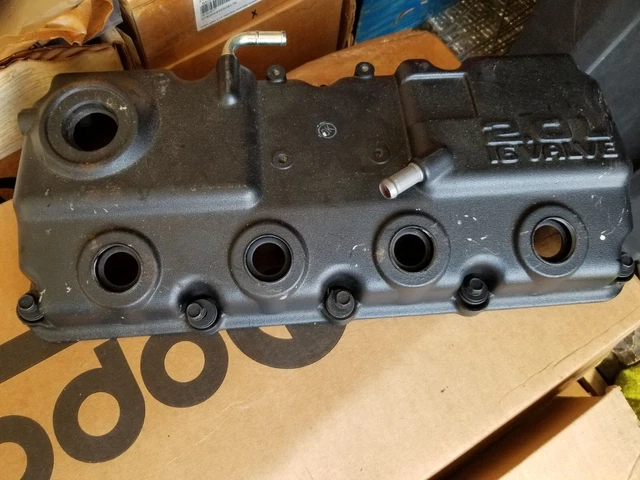 Engine Cylinder 2.0 Head Valve Cover OEM Mopar 4777428