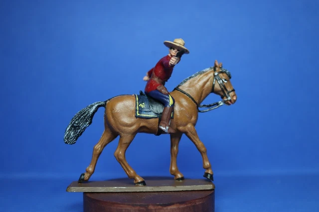 Figurines Starlux - 4 Soldats Police Montée Canadienne + 2 Chevaux - Échelle 1:32