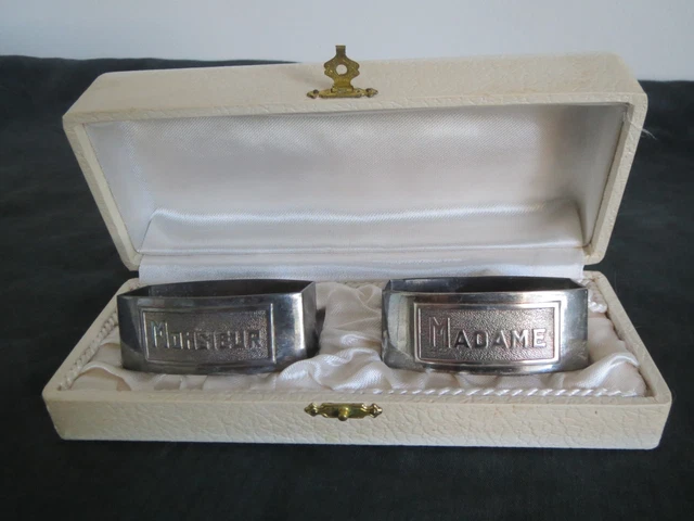 Lot De 2 Timbales Et Rond De Serviette En Métal Argenté - Enfant - Reproduction Années 20-40