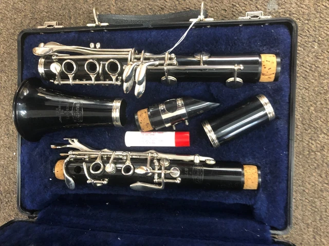 Selmer Bundy 577 Clarinet with Case AS IS