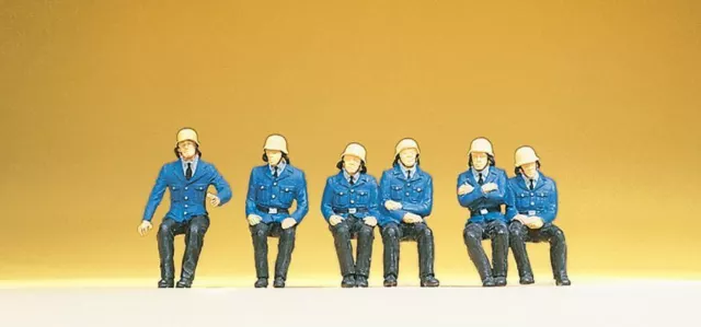 Seated Firemen (6) HO/OO gauge Figures Preiser 14207