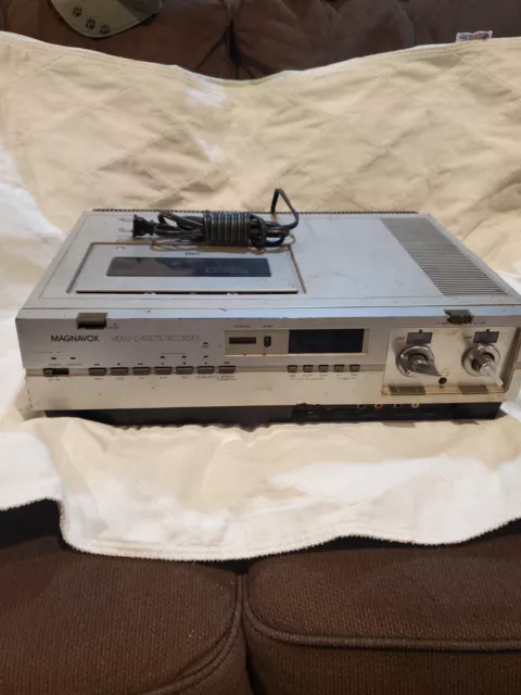 Magnavox VR8316BK01 Video Cassette Recorder  - For Parts Or Repair