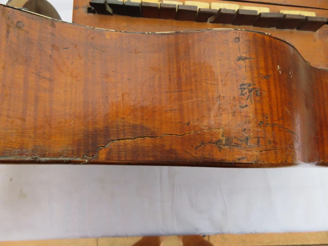 Vielle à roue très ancienne , old Hurdy gurdy , à restaurer. 21